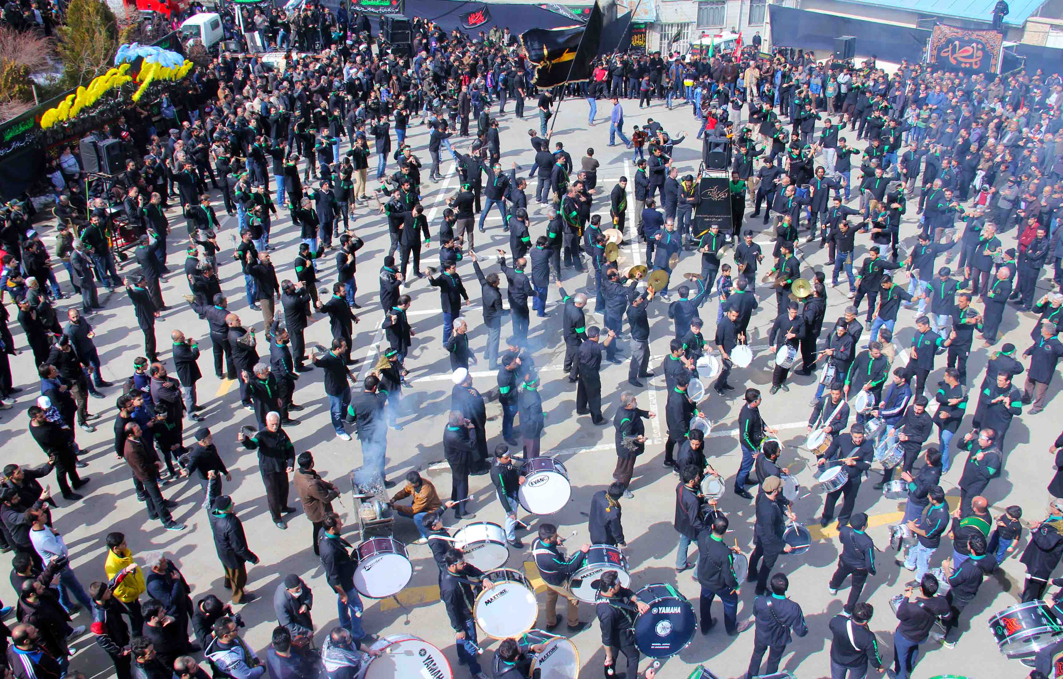 اشک و ماتم دماوندی‌ها در سوگ یاس نبوی/ اتحاد هیأت‌های مذهبی دماوند زیر پرچم فاطمه زهرا(س)+ گزارش تصویری