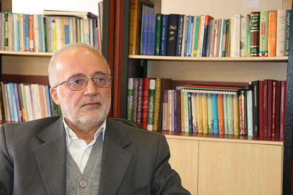 دانشگاه آزاد دماوند با ۷۵۰ فرصت شغلی نباید خلوت شود/ خطر تعلیق در کمین کارکنان دانشگاه آزاد دماوند/ امکانات دانشگاه صرفاً برای دانشجویان است