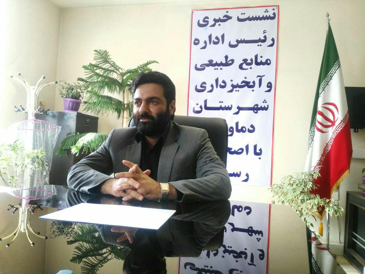 توزیع ۳۰ هزار اصله نهال به مناسبت هفته منابع طبیعی در دماوند/ آغاز عضوگیری ۲۴۴۰ همیار طبیعت/ تصرفات اراضی ملی در دماوند کاهش داشته/کاشت گونه‌های درختچه‌ای برای نخستین بار در دماوند