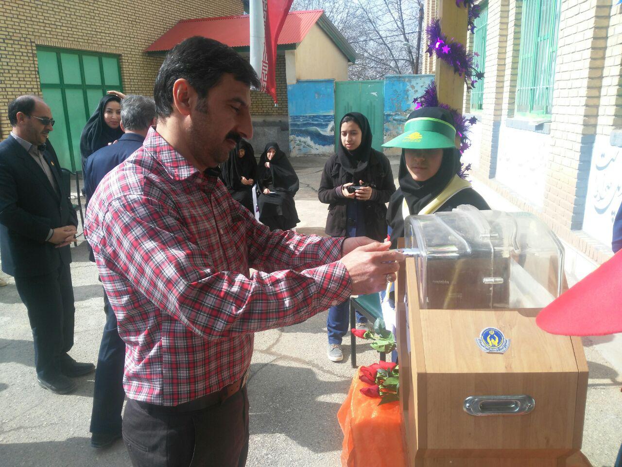 جمع‌آوری کمک‌های مردمی در ۹۰ پایگاه جشن نیکوکاری دماوند/ استقرار پایگاه‌های کمیته امداد در شهرهای دماوند