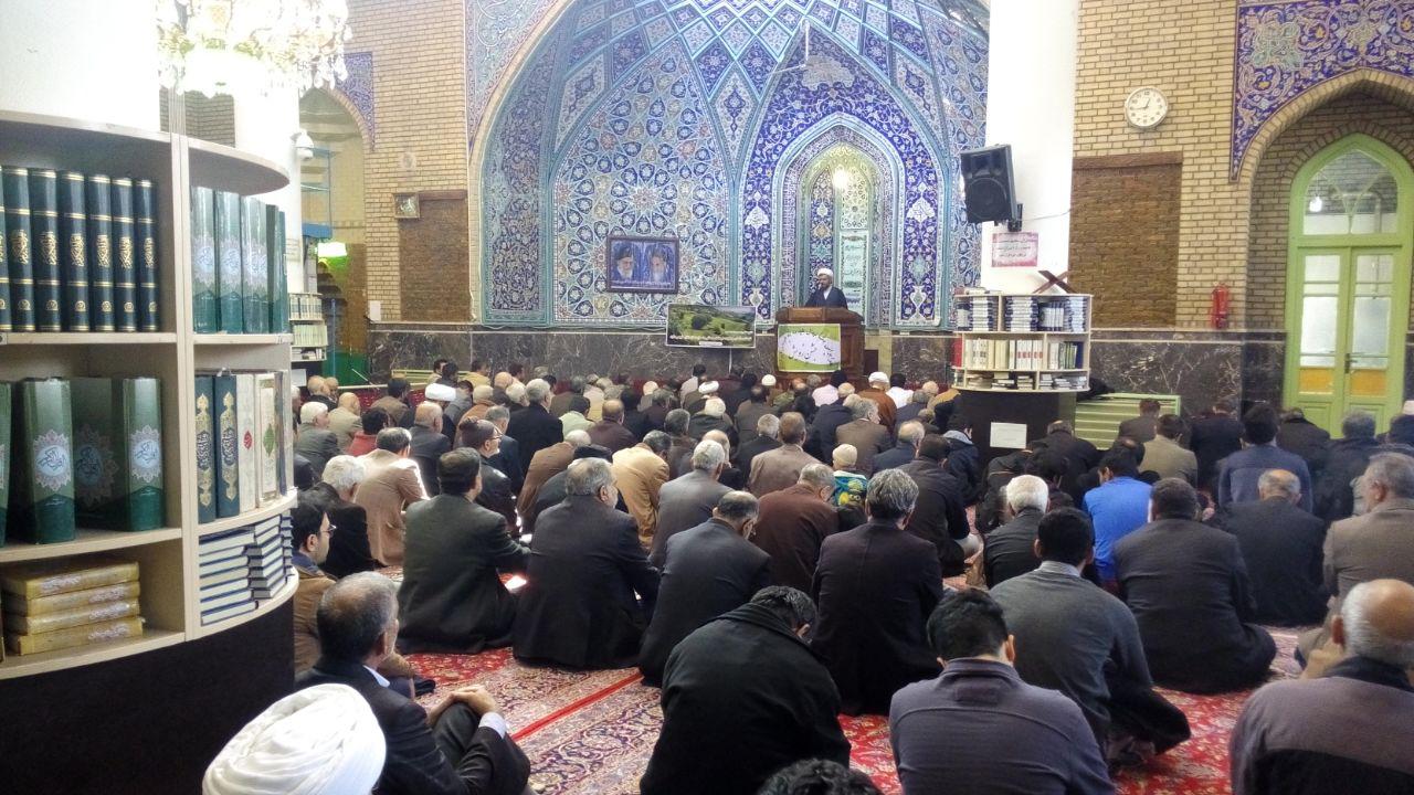 راه مقابله با دشمن اظهار قدرت و اقتدار دولت و ملت است/ اقتصاد مقاومتی؛ نسخه شفابخش بیماری اقتصاد ایران