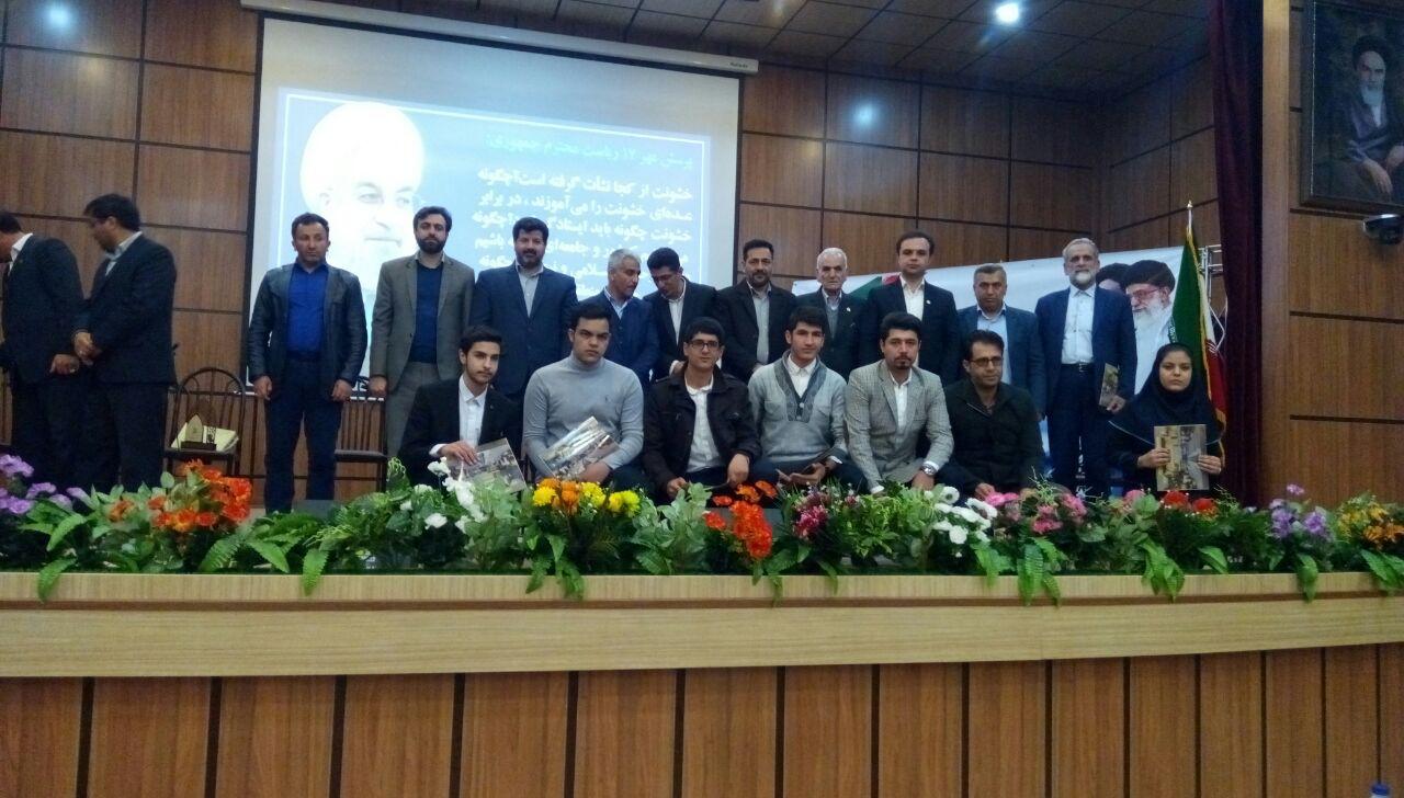 برگزیدگان پرسش مهر رئیس جمهور در شرق تهران تجلیل شدند+ تصاویر