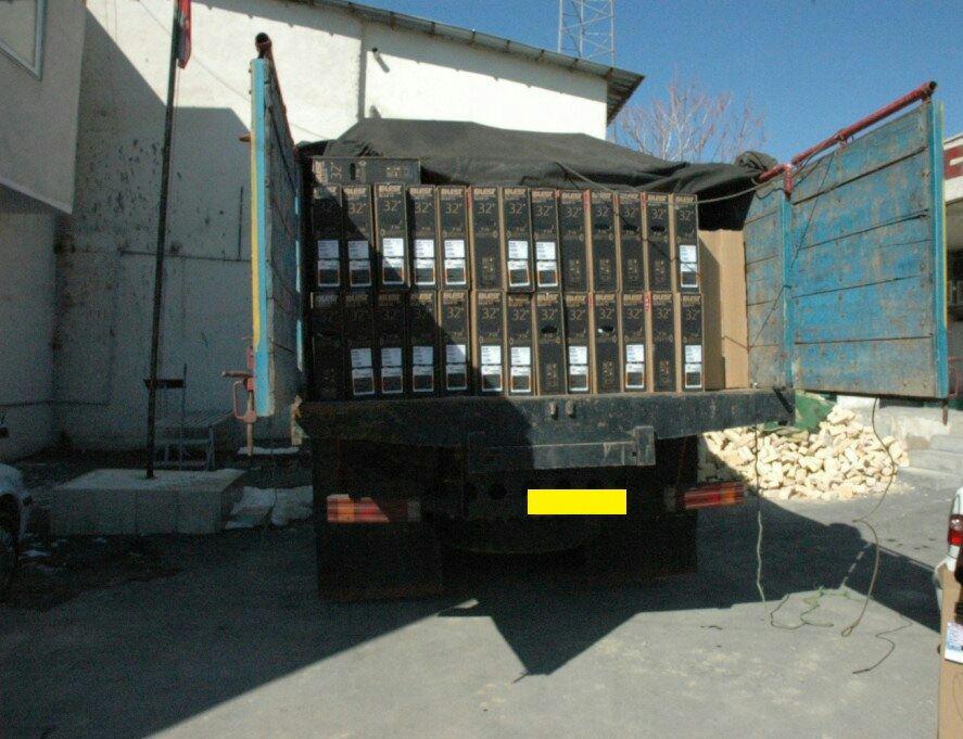 کشف ۸ میلیارد ریال کالای قاچاق در دماوند/ ۱۸ دستگاه کامیون و کامیونت حامل بار قاچاق توقیف شدند