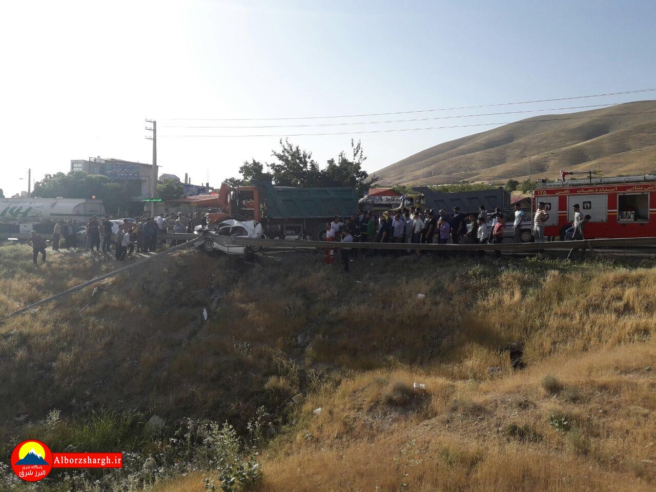 حادثه مرگبار در جاده دماوند – رودهن/ ۲ نفر براثر برخورد کامیون با ۷ خودرو جان باختند+ تصاویر