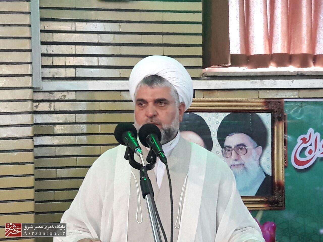 مسؤولان زمان شهادت شهید حججی در مجلس با اروپاییها عکس میگرفتند/ مدیران به فکر رفاه اقتصادی مردم باشند