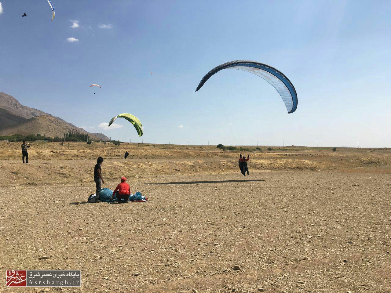 آغاز مسابقات پاراگلایدر قهرمانی کشور و انتخابی تیم ملی در دماوند