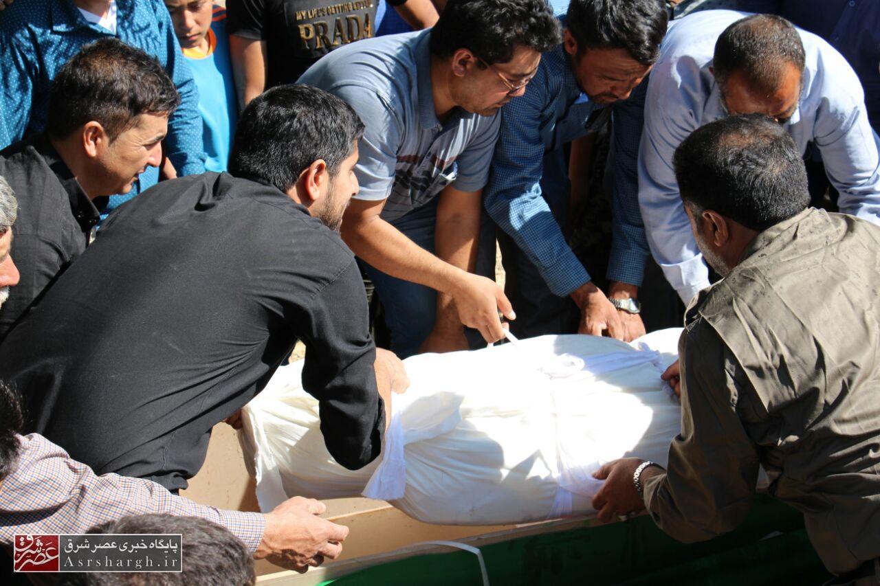 دماوند رنگ و بوی کربلا گرفت/ تشییع پیکر مطهر ۲ شهید مدافع حرم در دماوند+ تصاویر