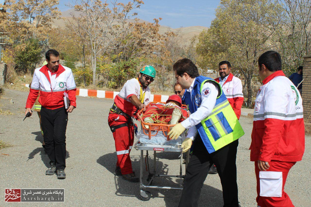 برگزاری مانور زلزله و ایمنی در شهرستان دماوند/ آمادگی نیروهای امدادرسان برای مقابله با حوادث احتمالی+ تصاویر
