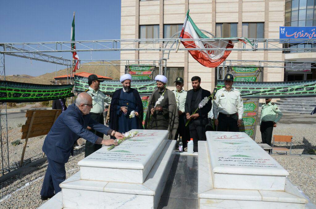 مزار شهدای گمنام دانشگاه آزاد اسلامی دماوند غبارروبی شد+ تصاویر