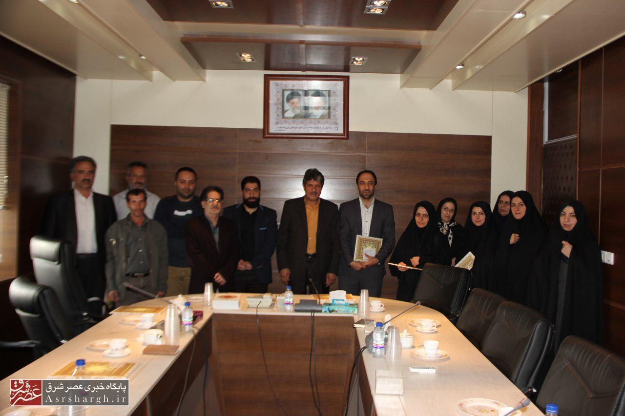 راهکارهای افزایش میزان سرانه مطالعه در دماوند بررسی شود/ توسعه کتابخوانی در فضای مجازی مورد توجه قرار گیرد