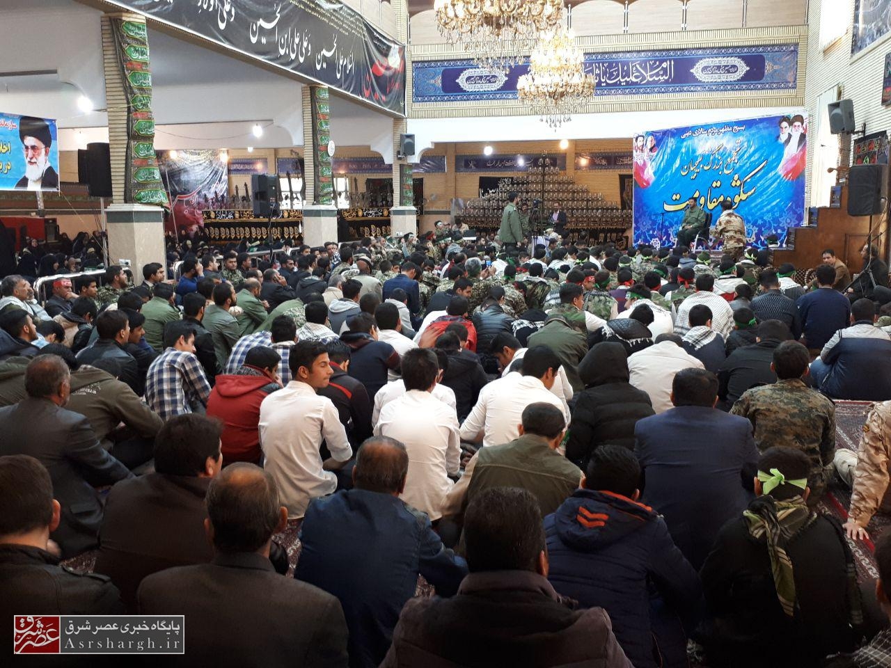 همایش بزرگ بسیجیان دماوند برگزار شد/ شعرخوانی بسیجی دماوندی در قدردانی از سردار سلیمانی+ تصاویر