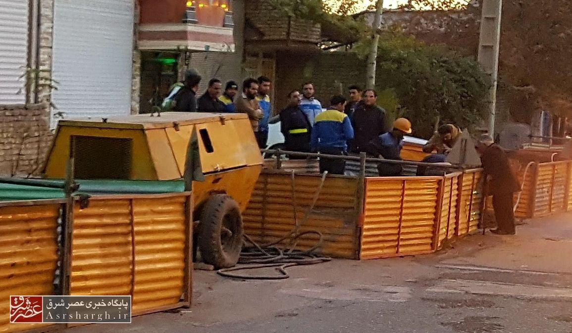 انفجار گاز در کانال فاضلاب بومهن/ ۲ نفر کشته و زخمی شدند/ انفجار بر اثر برخورد ابزارآلات کارگران با لوله گاز/ حال کارگر مصدوم وخیم است