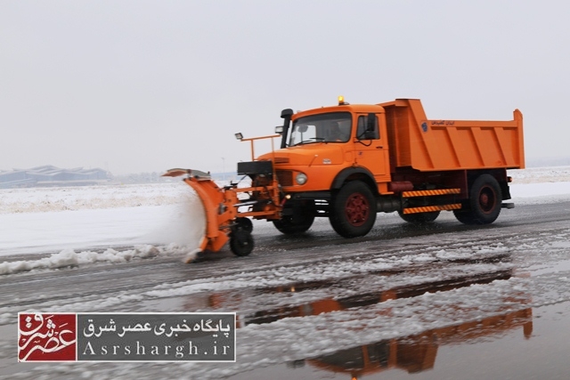 خدمات‌رسانی ۱۸ خودروی برف‌روبی در جاده‌های دماوند/ ۴۵ مخزن نمک در جاده‌های شهری و روستایی دماوند جانمایی شد