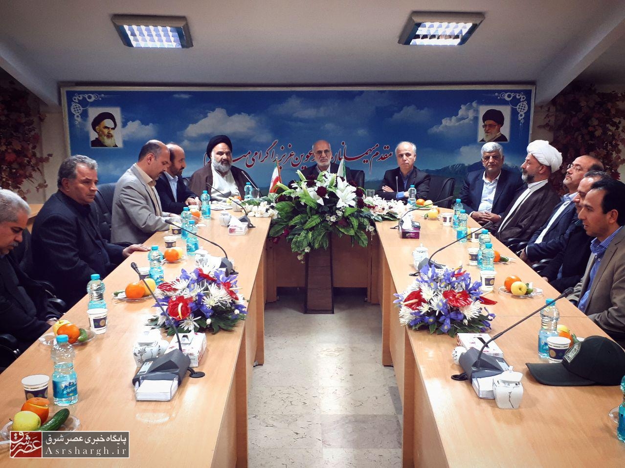 احداث مجتمع رفاهی و پایانه میوه و تره‌بار در شهر آبسرد/ حفاظت از باغات آبسرد در اولویت مدیران شهری باشد