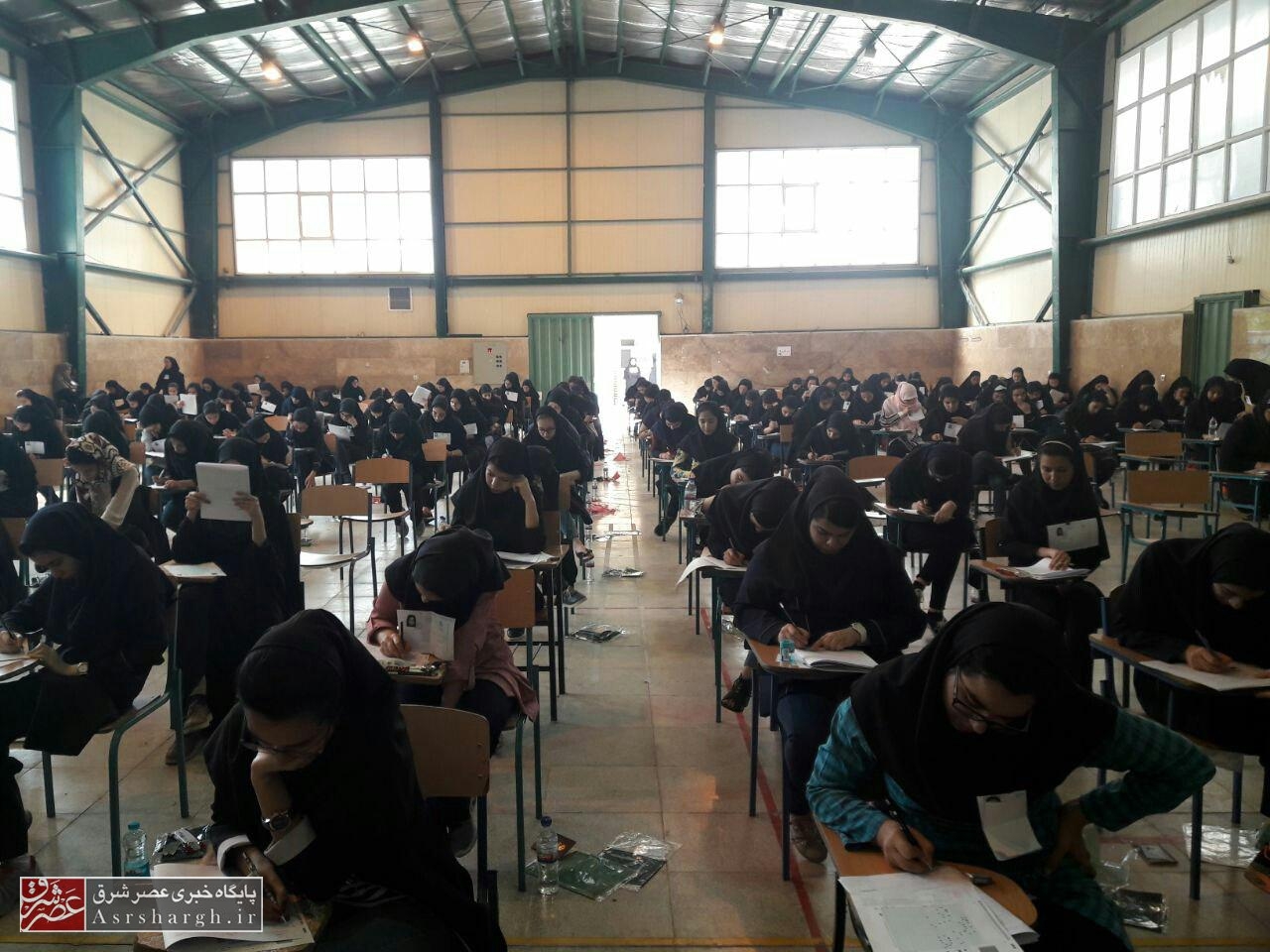 دومین تجربه برگزاری کنکور سراسری با ۸۹۱ داوطلب در رودهن/ نظرات داوطلبان رودهنی درباره کنکور سراسری+ تصاویر