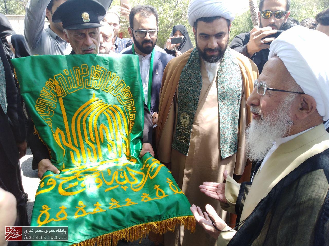 استشمام عطر حرم مطهر رضوی در دماوند/ کاروان «زیر سایه خورشید» به دماوند رسید+ تصاویر