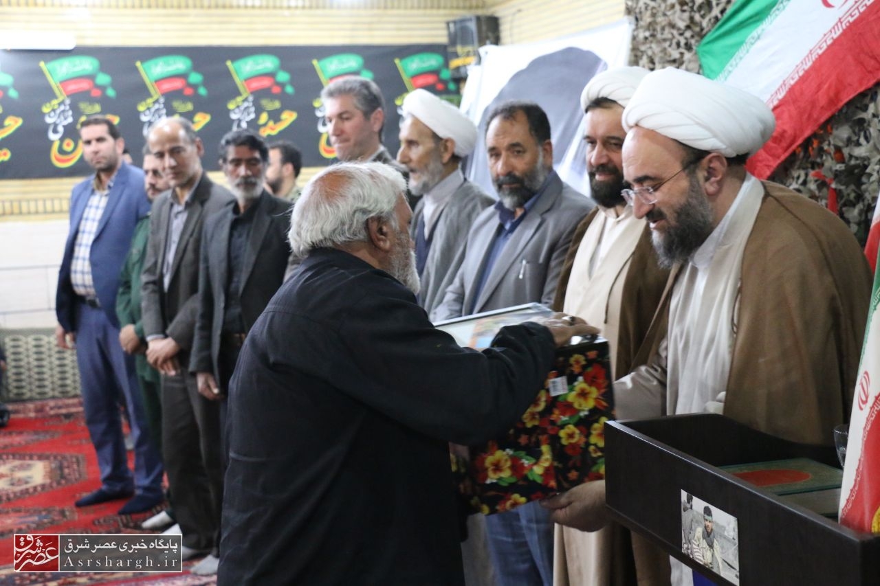 برگزاری چهارمین یادواره شهدای روستای هویر دماوند/ کتاب «فرشتگان آسمان هویر» رونمایی شد+ تصاویر