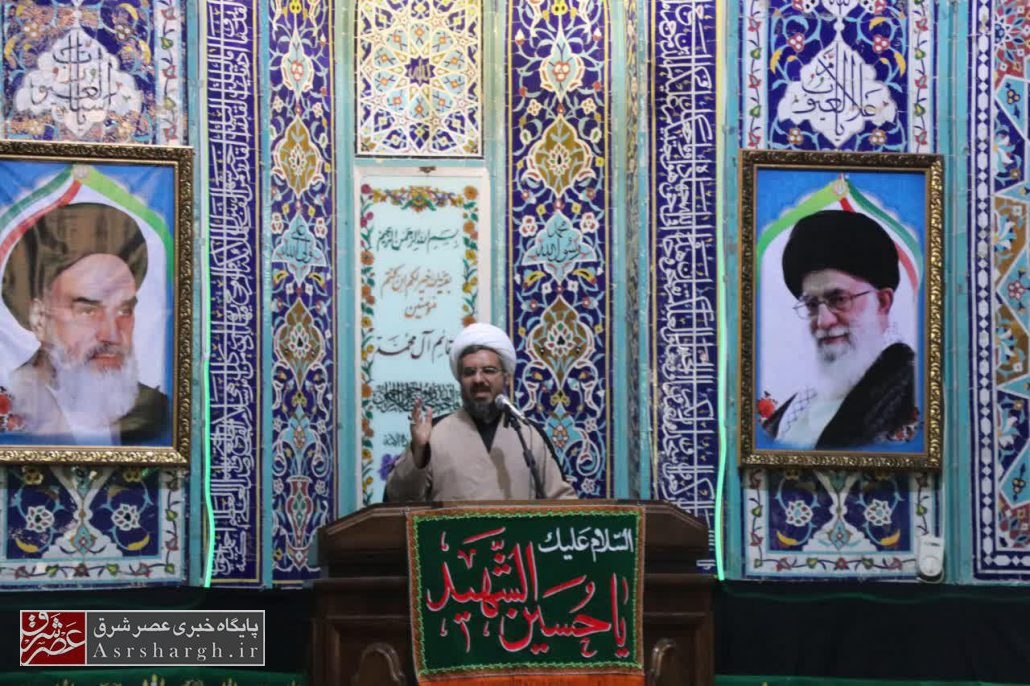 ایستادگی و مقاومت در دفاع مقدس با تبعیت از ولیفقیه حاصل شد/ مردم غیور ایران وجبی از خاک ایران را به دست بیگانه ندادند