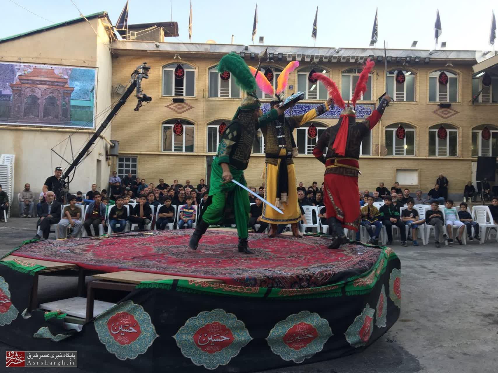 فعالیت ۱۷ ساله هیأت تعزیه‌خوانی در محله فرامه دماوند/ حرکت نمادین کاروان اسرای کربلا در شب یازدهم محرم+ فیلم و عکس