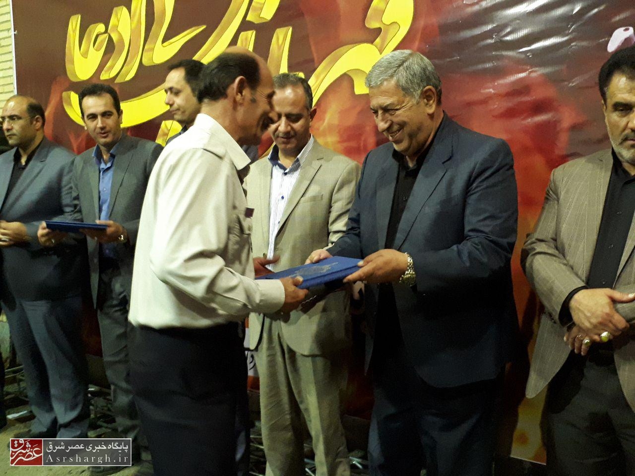 تجلیل از قهرمانان بیادعا در شهر دماوند/ کمبود نیروی انسانی؛ دغدغه اساسی آتشنشانی دماوند+ تصاویر