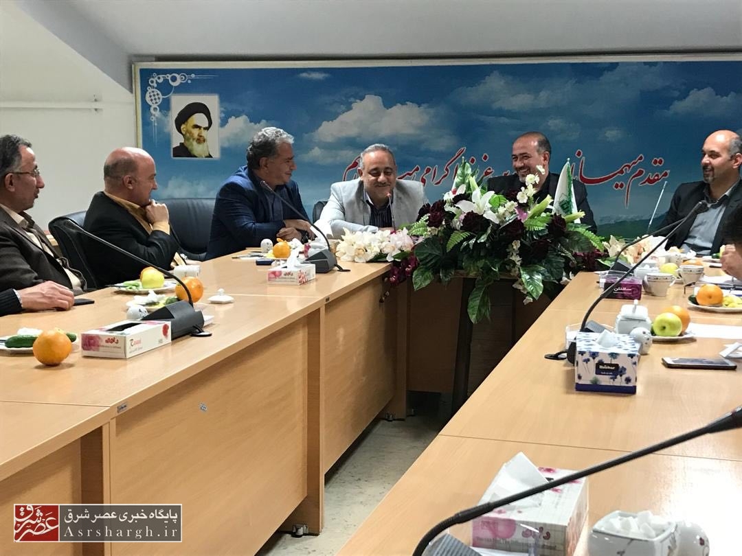 نشست بازآفرینی بافت فرسوده و مکان های عمومی در شهر آبسرد