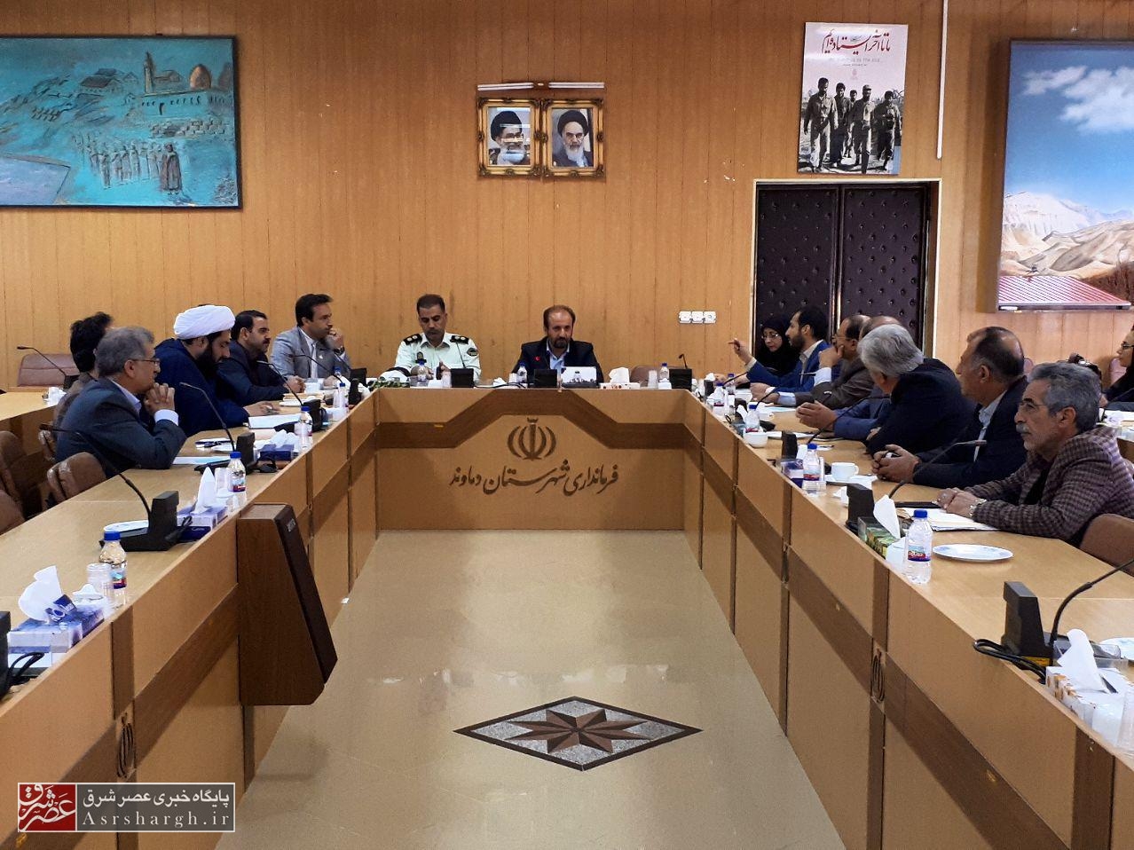 کمبود نیروی انسانی؛ دغدغه آموزش و پرورش دماوند/ ۱۵۰ مکان آموزشی دماوند در موقعیت تجاری قرار دارد/ با کمبود نیروهای خدمتگزار در مدارس مواجه هستیم