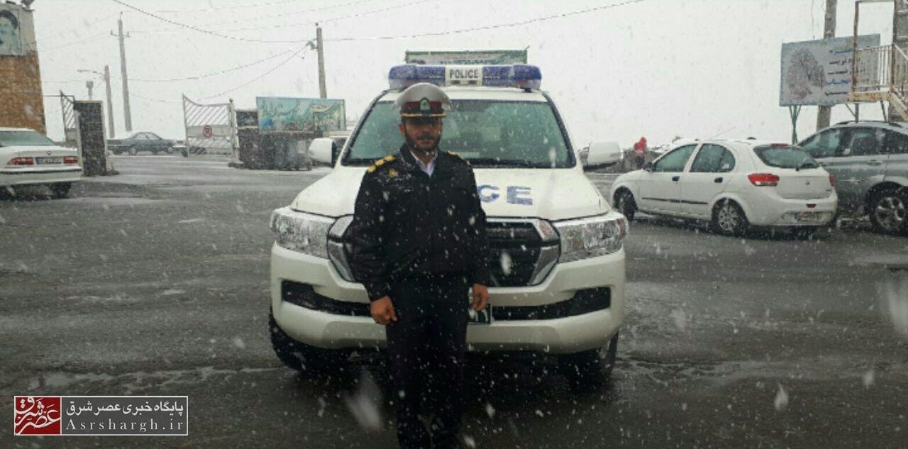 بارش برف و باران در ارتفاعات هراز و فیروزکوه/ رانندگان برای تردد زنجیر چرخ به همراه داشته باشند