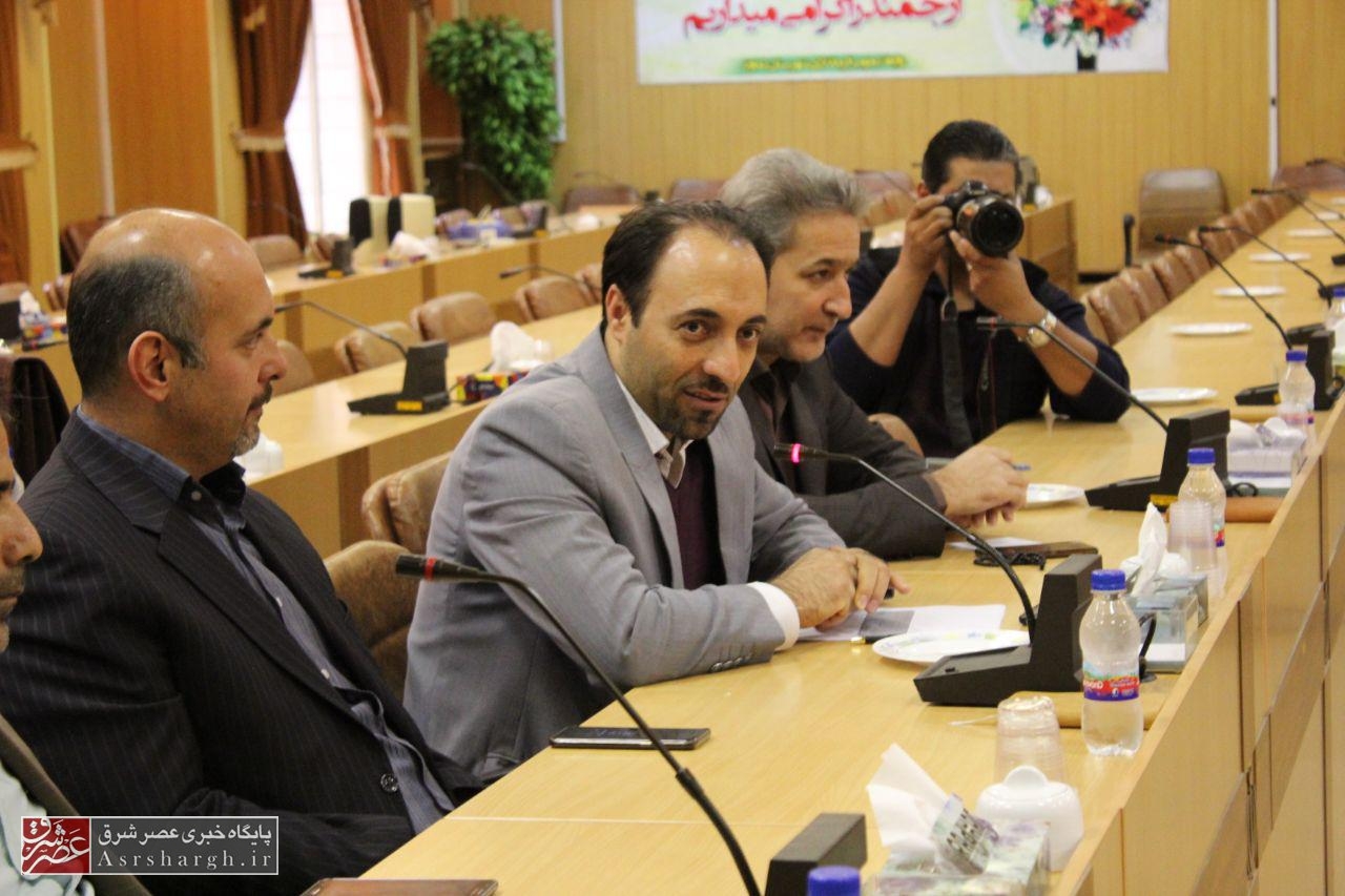 وضع کتابخوانی دماوند با استانداردهای سند چشمانداز فاصله دارد/ شاخصهای کتابخوانی دماوند با افتتاح کتابخانه پیمان رشد میکند