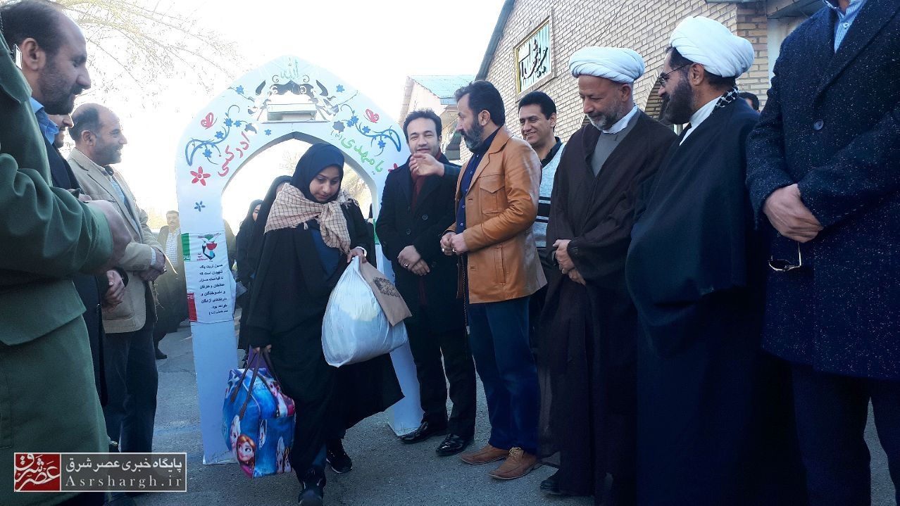 اعزام ۳۳۰ دانش‌آموز دختر دماوندی به مناطق جنگی جنوب کشور/ آشنایی دانش‌آموزان دماوند با سیره امام و شهدا در سفر به سرزمین نور+ تصاویر