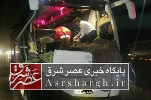 نجات ۲۴ مسافر اتوبوس در محور فیروزکوه/ مسافران در روستای «جابان» اسکان یافتند