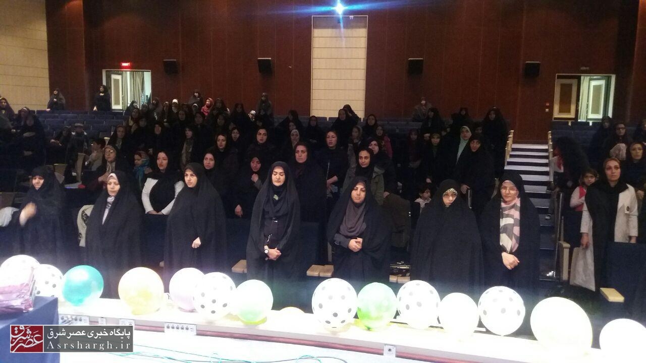 برگزاری جشن «نگین آفرینش» در دانشگاه آزاد دماوند/ رئیس بسیج جامعه زنان: هویت زن با پیروزی انقلاب اسلامی احیا شد+ تصاویر