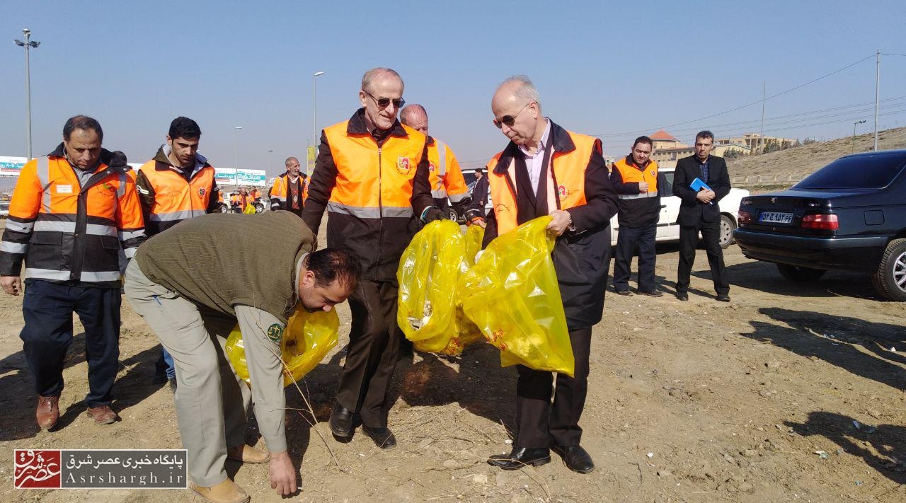 اجرای طرح پاکسازی حریم راهها ویژه نوروز ۹۸ در دماوند+ تصاویر