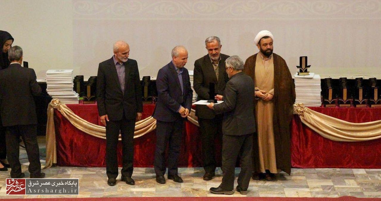 رونمایی از ۲۰۰ عنوان کتاب در دماوند/ ۱۶۰ نویسنده تجلیل شدند+ تصاویر