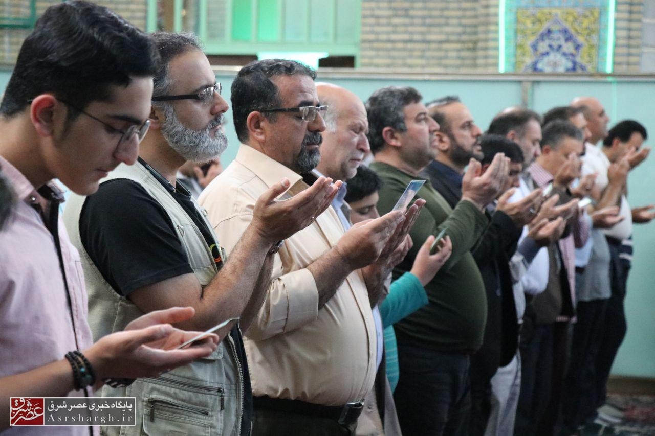 فیلم| اقامه نماز بندگی در دماوند