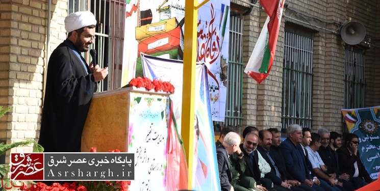 دانش‌آموزان تولیدکننده علم باشند