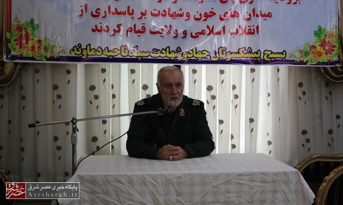 پیشکسوتان دفاع مقدس تجربه خود را به نسل جدید منتقل کنند