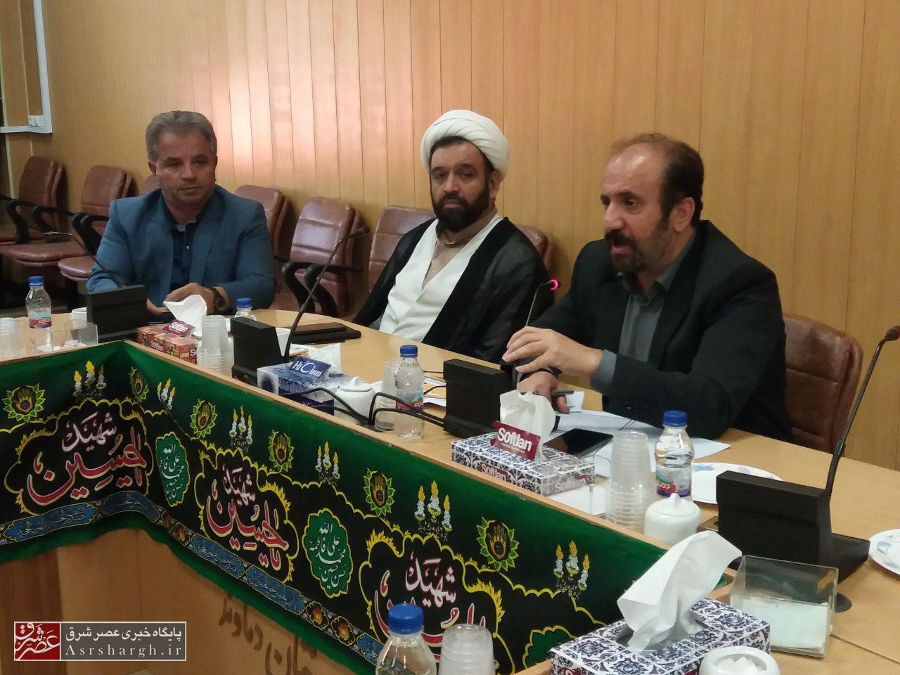 مکلف به جمعآوری کمکهای نقدی و غیرنقدی موکب به صورت متمرکز هستیم