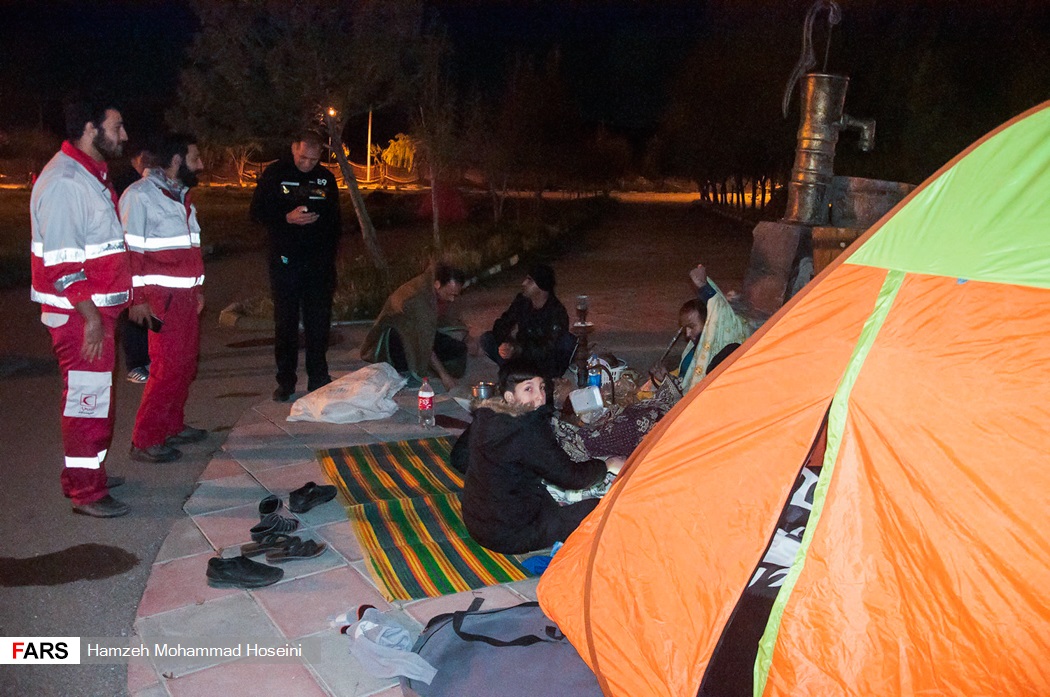 زلزله ۵٫۱ ریشتری دماوند را لرزاند/ یک فوتی و ۶ مصدوم ناشی از زلزله در دماوند/ مردم طی ۴۸ ساعت آینده هوشیار باشند