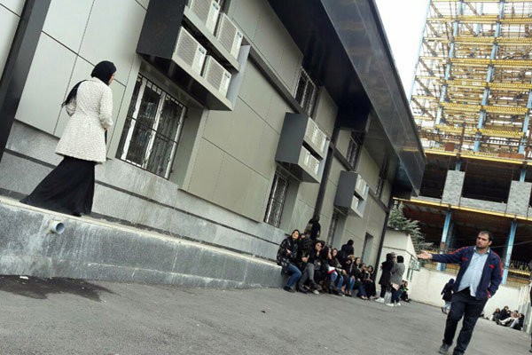 بازداشت ۱۵ دختر و پسر در پارتی شبانه در رودهن