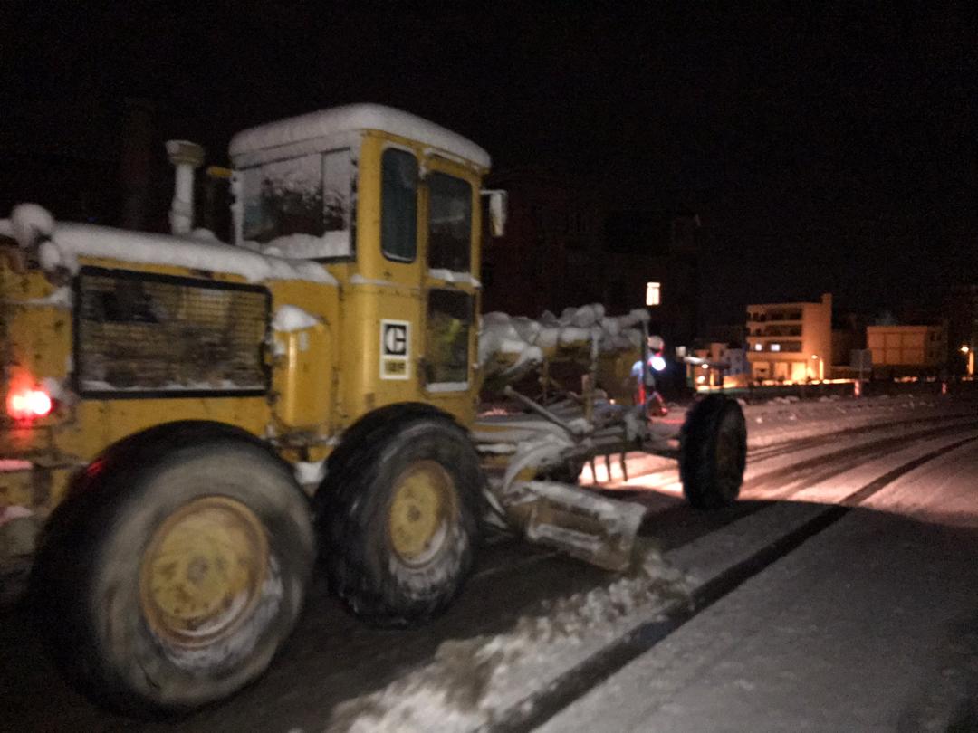 بارش سنگین برف در دماوند ادامه دارد/ محورهای هراز و فیروزکوه باز است/ مشکلی در بحث ادارات خدماترسان نداشتهایم