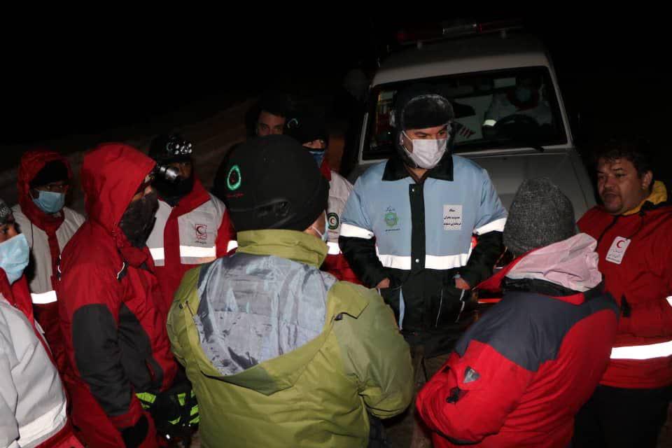 عملیات نجات ۵ کوهنورد در زرینکوه دماوند کماکان ادامه دارد