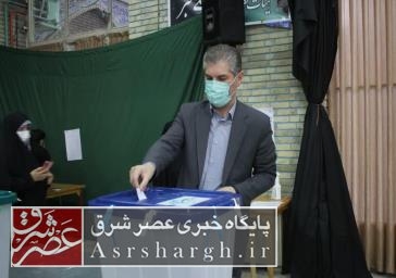 فرماندار شهرستان دماوند رأی خود را در صندوق انداخت