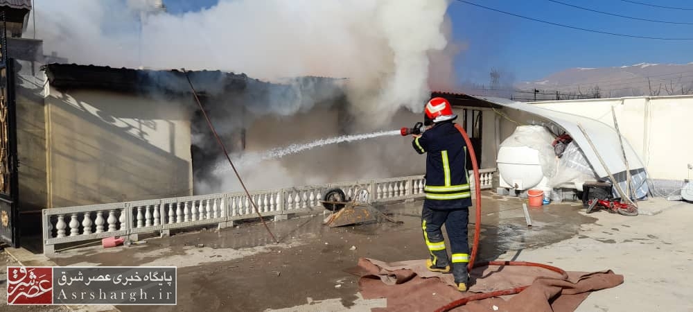 اطفای حریق اتاقک سرایداری در هومند روستای سربندان+ تصاویر