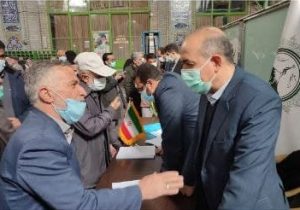 استقرار میز خدمت مسئولان در نماز جمعه دماوند