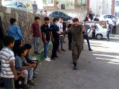 نمایش خیابانی «عشق و جنون» در دماوند اجرا شد