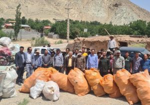 زبالههای پراکنده روستای مغانک پاکسازی شد