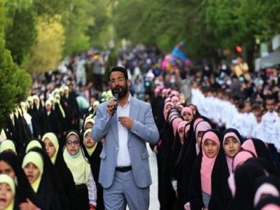 دهه نودی‌های دماوندی «سلام فرمانده» را می‌خوانند