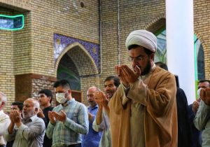 جوانان با اعتماد به نفس در جنگهای نرم و سخت جهاد کنند