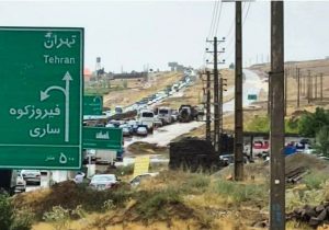 انسداد محور دماوند – فیروزکوه در محدوده سربندان/ ترافیک سنگین و تلاش راهداران برای بازگشایی محور