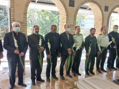 گلزار شهدای شهرستان دماوند غبارروبی و عطرافشانی شد+ تصاویر